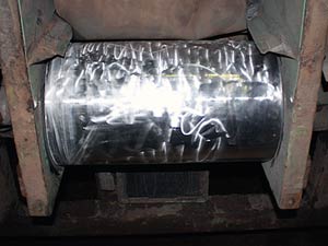 Drive roller on agricultural vehicle Drive roller on agricultural vehicle